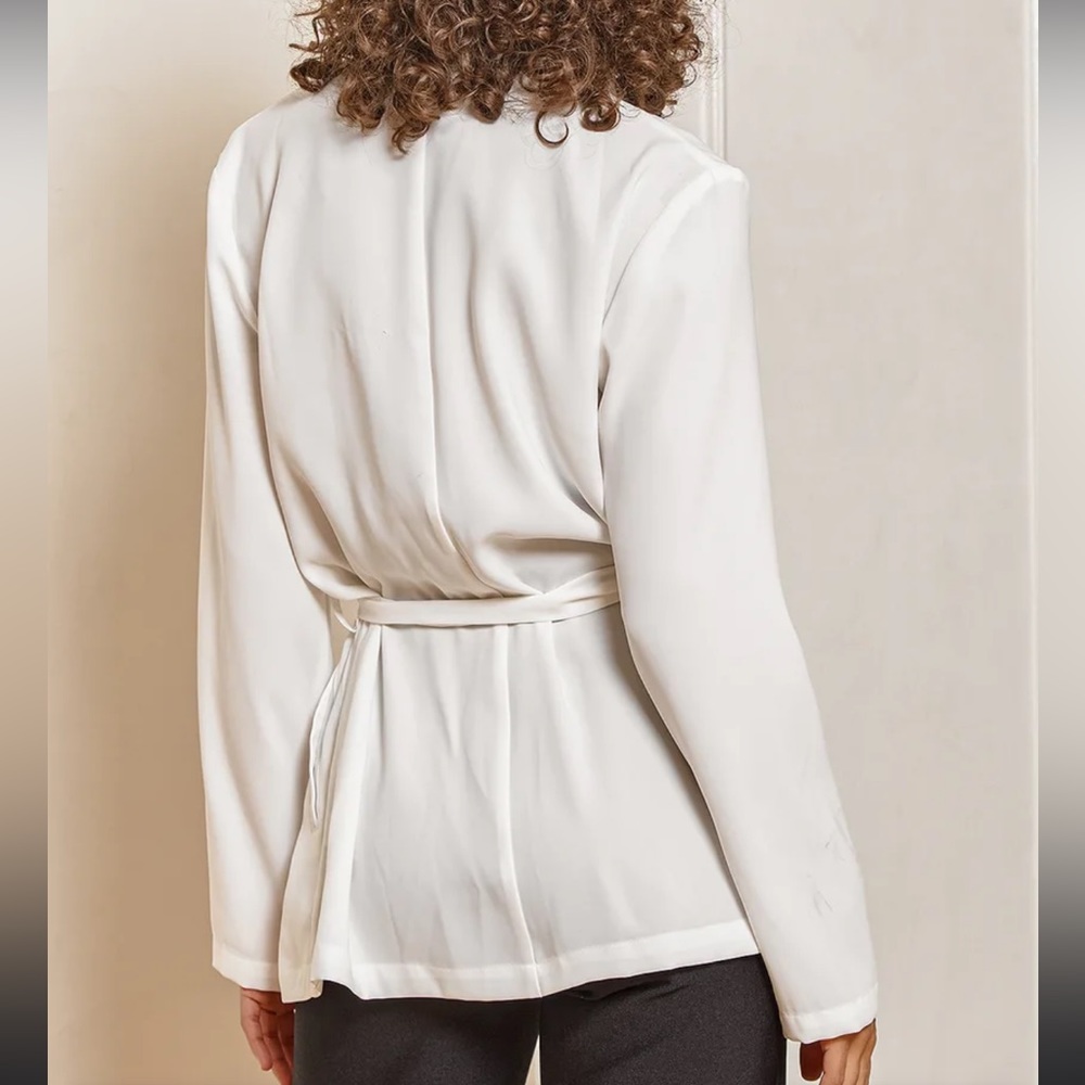 Recognition Off White Belted Blazer - Picture 4 of 4